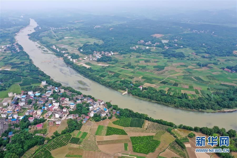 （壯麗70年&middot;奮斗新時(shí)代&mdash;&mdash;記者再走長(zhǎng)征路&middot;圖文互動(dòng)）（1）為有犧牲多壯志，敢教日月?lián)Q新天&mdash;&mdash;重返紅軍血戰(zhàn)現(xiàn)場(chǎng)