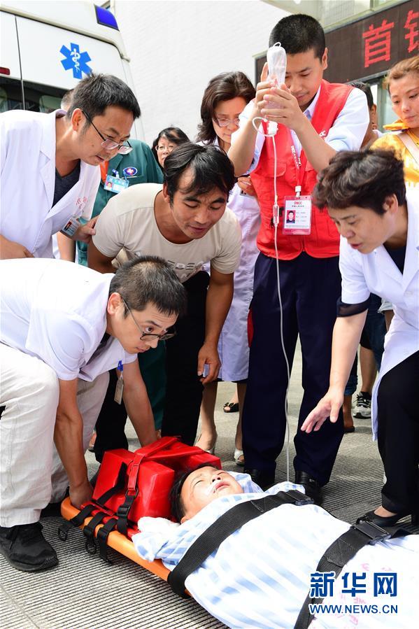 （新華全媒頭條&middot;圖文互動(dòng)）（10）有一絲希望，就盡百倍努力&mdash;&mdash;貴州水城&ldquo;7&middot;23&rdquo;特大山體滑坡72小時(shí)救援紀(jì)實(shí)