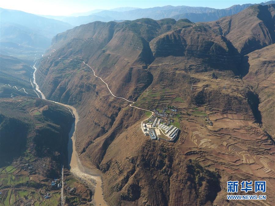 （壯麗70年&middot;奮斗新時(shí)代&mdash;&mdash;共和國發(fā)展成就巡禮&middot;圖文互動(dòng)）（10）治蜀往事激越 興川今朝豪邁&mdash;&mdash;新中國成立70年四川發(fā)展巡禮