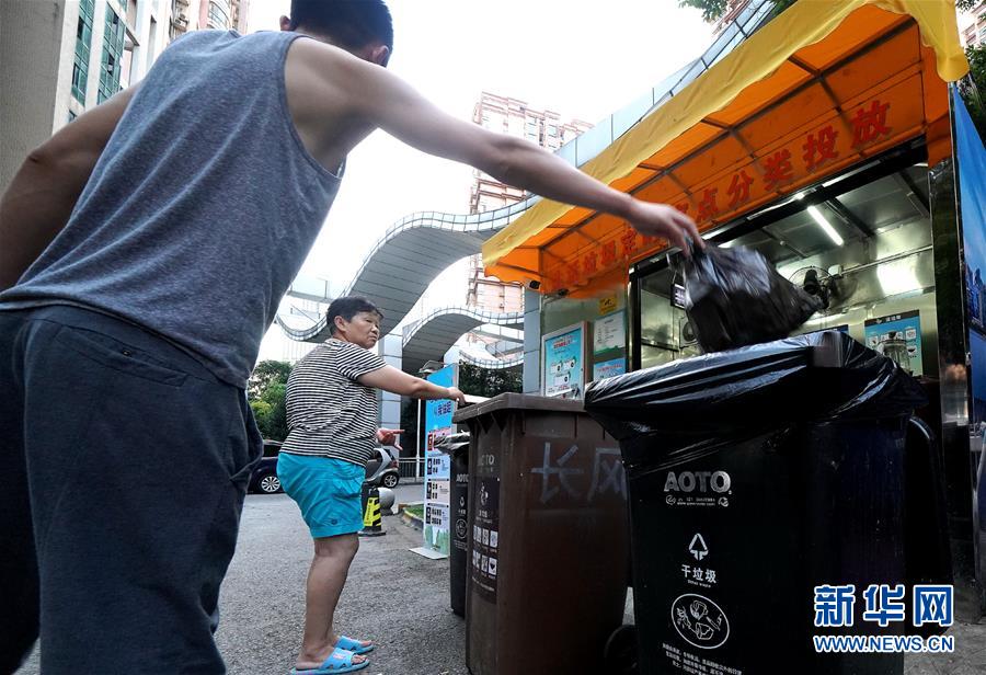 （新華視點&middot;圖文互動）（3）上海垃圾分類&ldquo;滿月&rdquo;：&ldquo;拎得清&rdquo;了，&ldquo;守得住&rdquo;么？