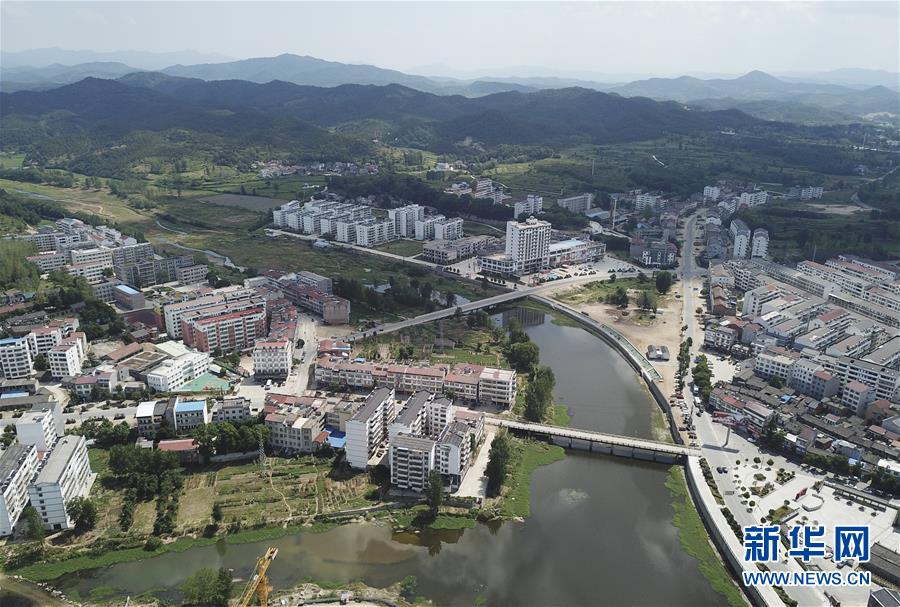 （新華全媒頭條&middot;壯麗70年&middot;奮斗新時(shí)代&mdash;&mdash;記者再走長征路&middot;圖文互動(dòng)）（1）紅色星火的人民力量&mdash;&mdash;大別山走出兩支紅軍隊(duì)伍的歷史啟示