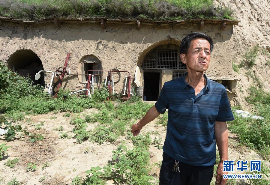 （新華全媒頭條&middot;壯麗70年&middot;奮斗新時(shí)代&mdash;&mdash;記者再走長(zhǎng)征路&middot;圖文互動(dòng)）（2）紅星，從這里照耀中國(guó)&mdash;&mdash;陜北見(jiàn)證中國(guó)革命的歷史轉(zhuǎn)折