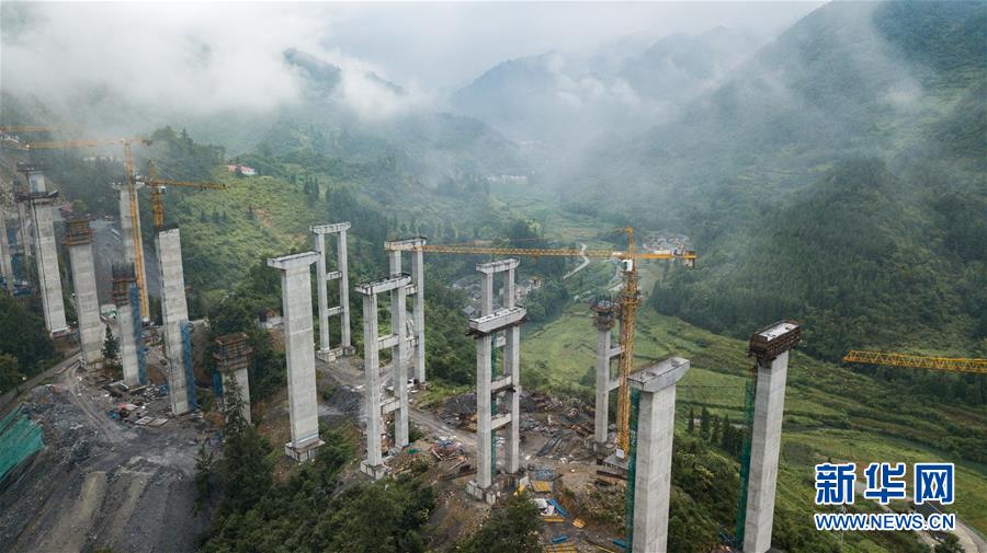 （壯麗70年&middot;奮斗新時代&mdash;&mdash;共和國發(fā)展成就巡禮）（8）人暢其行、貨暢其流&mdash;&mdash;共和國交通運輸業(yè)發(fā)展成就巡禮