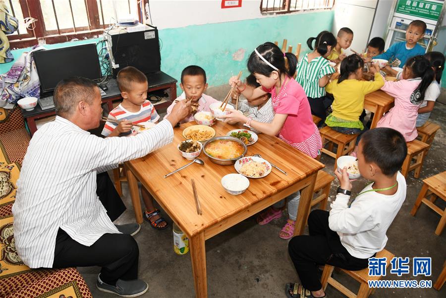 （圖片故事）（9）深山&middot;村小&middot;三十七年