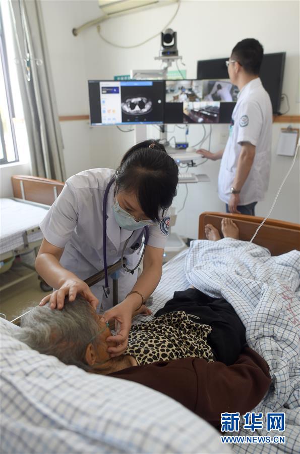 (“中國面貌”系列述評·圖文互動)(1)健康中國——70年中國面貌變遷述評之七