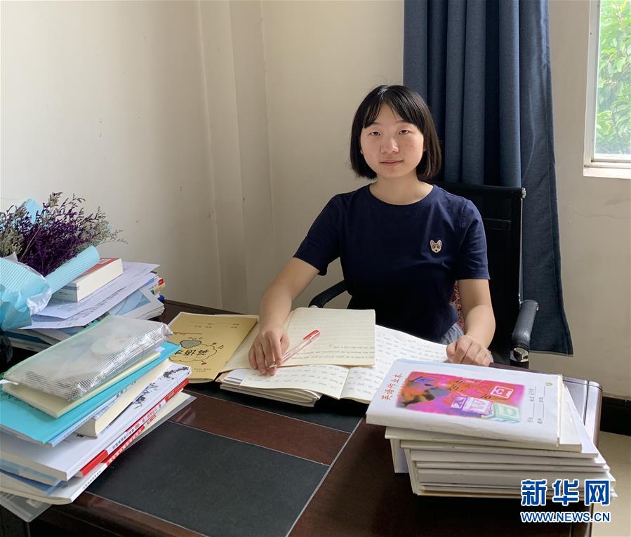 （在習(xí)近平新時(shí)代中國(guó)特色社會(huì)主義思想指引下&mdash;&mdash;新時(shí)代新作為新篇章&middot;總書記關(guān)心的百姓身邊事&middot;圖文互動(dòng))（2）&ldquo;我走進(jìn)大山，是為了讓你走出大山&rdquo;&mdash;&mdash;大學(xué)生支教故事