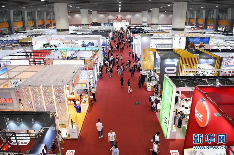 （新華全媒頭條&middot;圖文互動(dòng)）（1）天翻地覆慨而慷&mdash;&mdash;從慶祝中華人民共和國(guó)成立70周年大型成就展看新中國(guó)光輝歷程