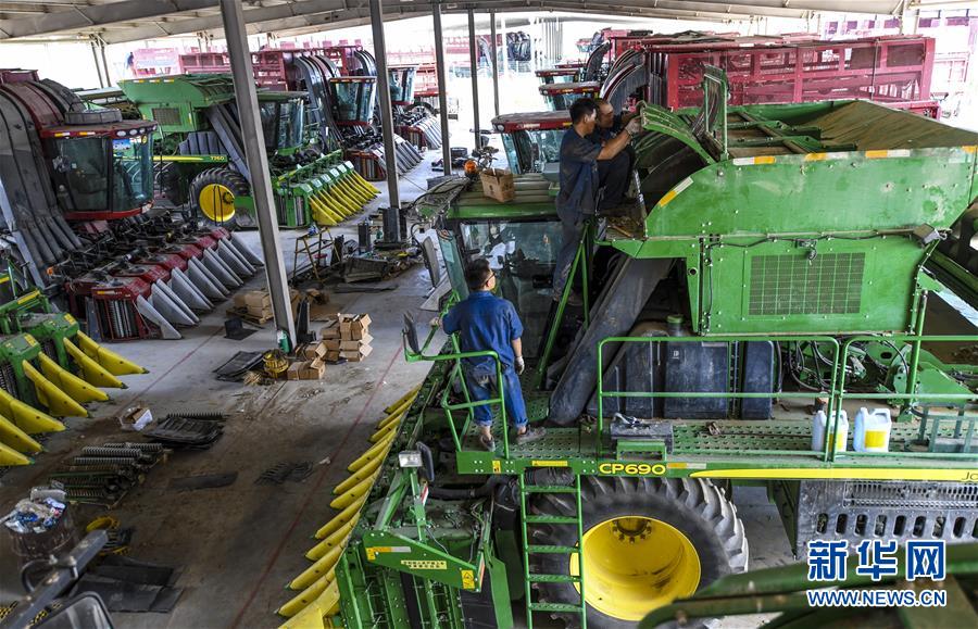 （新華全媒頭條&middot;圖文互動(dòng)）（2）同心筑夢映天山&mdash;&mdash;新疆70年改革發(fā)展穩(wěn)定述評(píng)