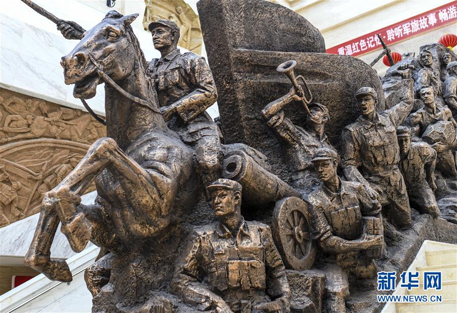 （新華全媒頭條&middot;圖文互動(dòng)）（3）同心筑夢映天山&mdash;&mdash;新疆70年改革發(fā)展穩(wěn)定述評(píng)