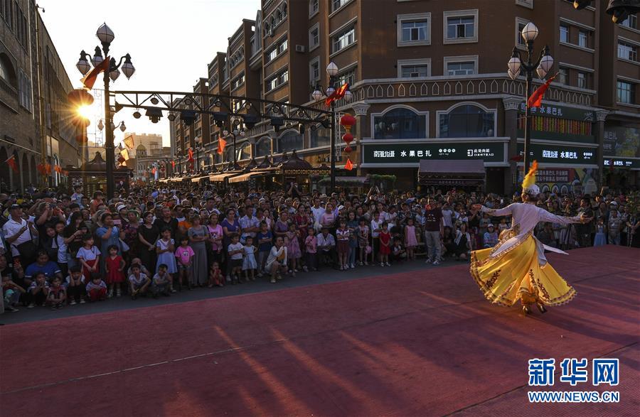 （新華全媒頭條&middot;圖文互動(dòng)）（5）同心筑夢映天山&mdash;&mdash;新疆70年改革發(fā)展穩(wěn)定述評(píng)