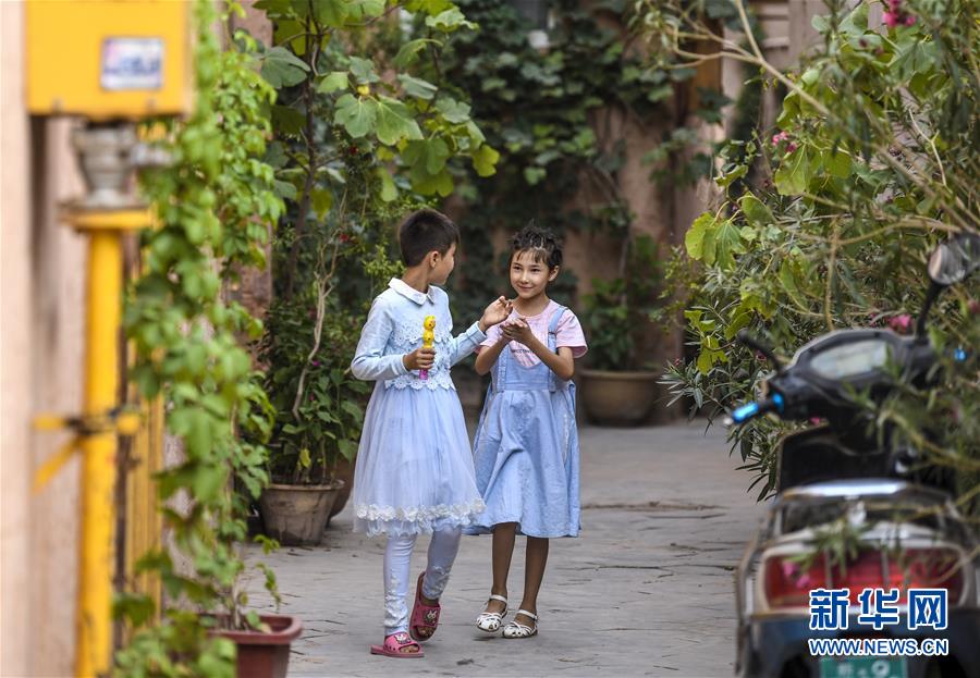 （新華全媒頭條&middot;圖文互動(dòng)）（7）同心筑夢映天山&mdash;&mdash;新疆70年改革發(fā)展穩(wěn)定述評(píng)