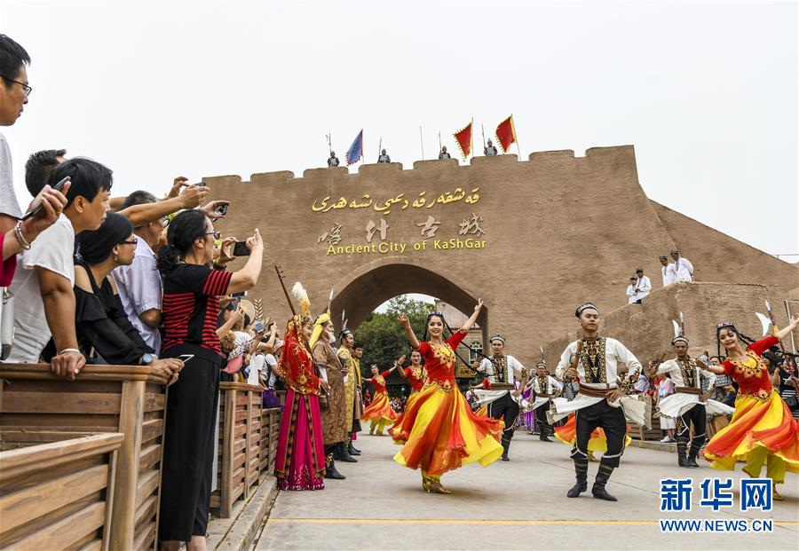 （新華全媒頭條&middot;圖文互動(dòng)）（8）同心筑夢映天山&mdash;&mdash;新疆70年改革發(fā)展穩(wěn)定述評(píng)