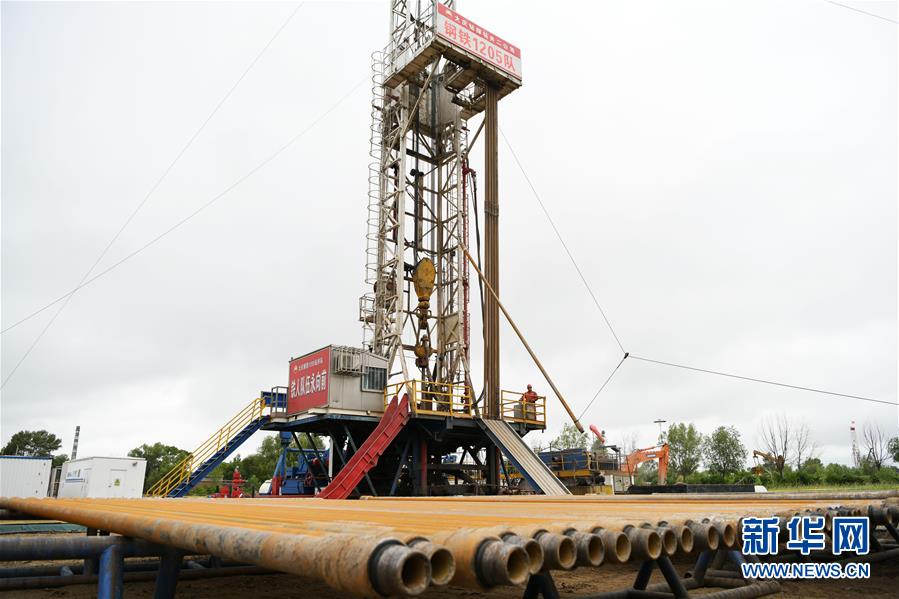 （圖文互動(dòng)）（9）當(dāng)好標(biāo)桿旗幟 建設(shè)百年油田&mdash;&mdash;寫在大慶油田發(fā)現(xiàn)60周年之際