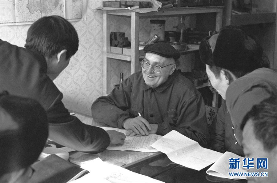 (新華全媒頭條·圖文互動)(8)特稿:聆聽歷史腳步——歐洲檔案見證中華民族踏上復(fù)興之路