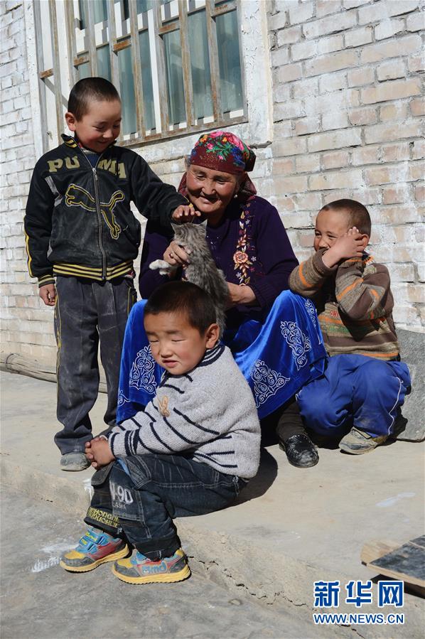 （壯麗70年&middot;奮斗新時(shí)代&mdash;&mdash;共和國榮光&middot;圖文互動）（1）中國，一生的守護(hù)&mdash;&mdash;記&ldquo;人民楷模&rdquo;國家榮譽(yù)稱號獲得者布茹瑪汗&middot;毛勒朵