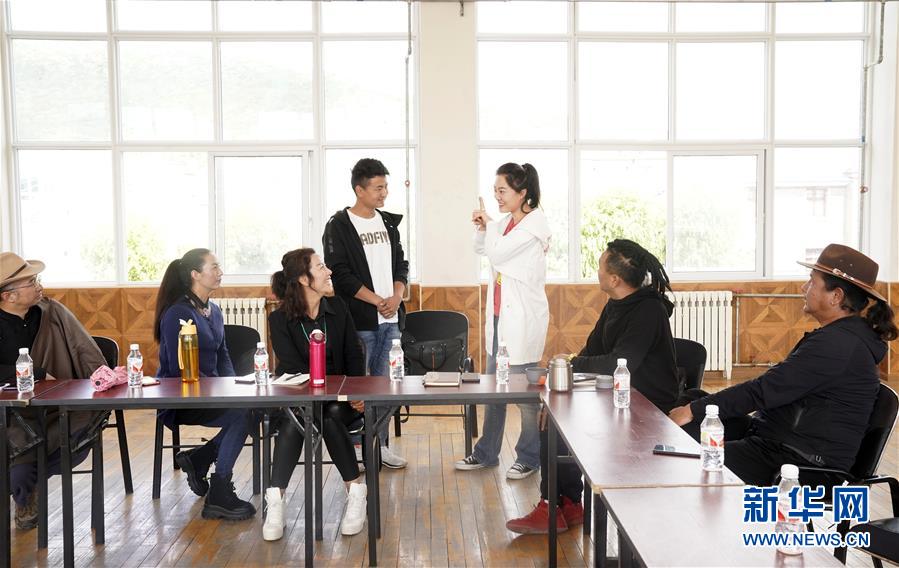 (新華全媒頭條·圖文互動(dòng))(3)奮力書(shū)寫(xiě)中華民族新史詩(shī)——寫(xiě)在習(xí)近平總書(shū)記文藝工作座談會(huì)重要講話發(fā)表五周年之際