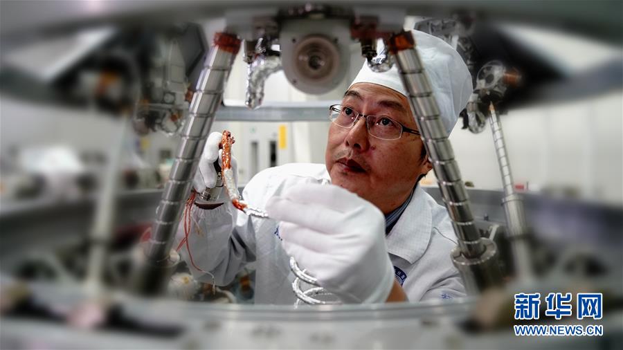 （德耀中華&middot;圖文互動）（1）王曙群：&ldquo;腳踏實地、仰望星空&rdquo;的大國工匠