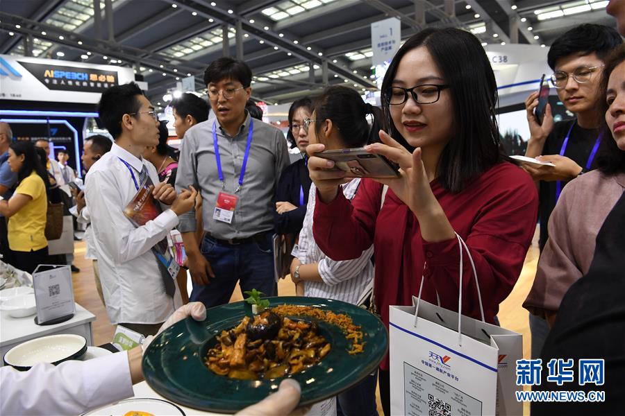 (新華全媒頭條·圖文互動)(9)觸摸跳動的創(chuàng)新脈搏——從高交會看經濟發(fā)展新動能