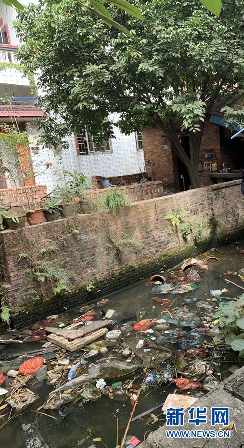 （圖文互動）（2）河長職責寫得明明白白，條條舉措無一落實&mdash;&mdash;國務(wù)院檢查組暗訪核查佛山一農(nóng)村河涌黑臭十余年無人管理