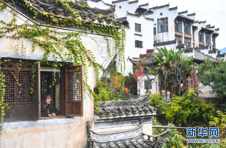 （圖文互動(dòng)）（2）鄉(xiāng)村攝影師、鄉(xiāng)村&ldquo;模特&rdquo;、民宿店主&mdash;&mdash;鄉(xiāng)村旅游推動(dòng)婺源農(nóng)民生活方式發(fā)生新變化