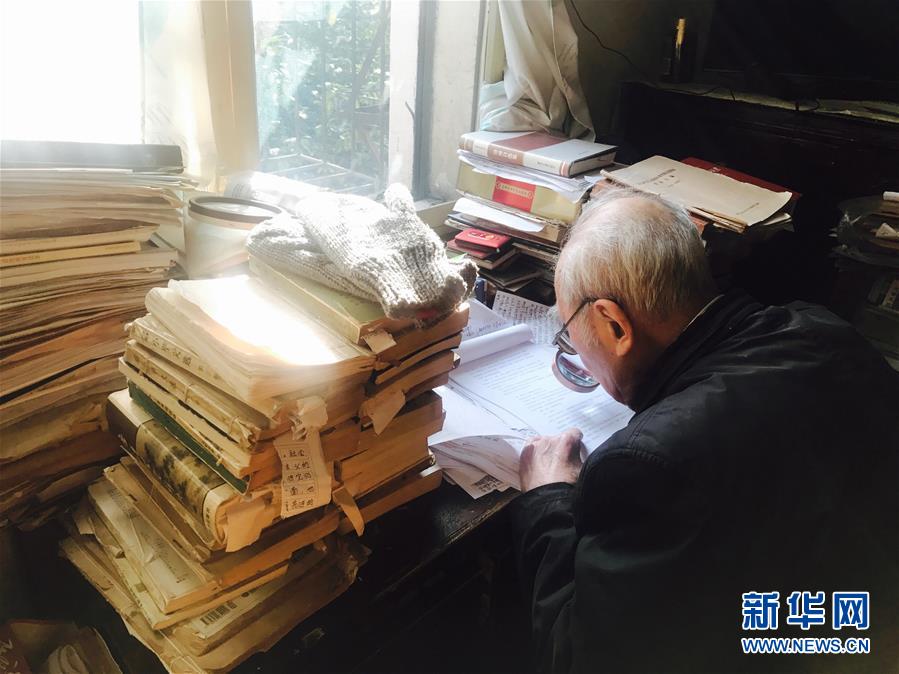 （新華全媒頭條&middot;圖文互動）（10）滄海橫流 信仰彌堅(jiān)&mdash;&mdash;記共產(chǎn)黨員、湘潭大學(xué)九旬教授滄南