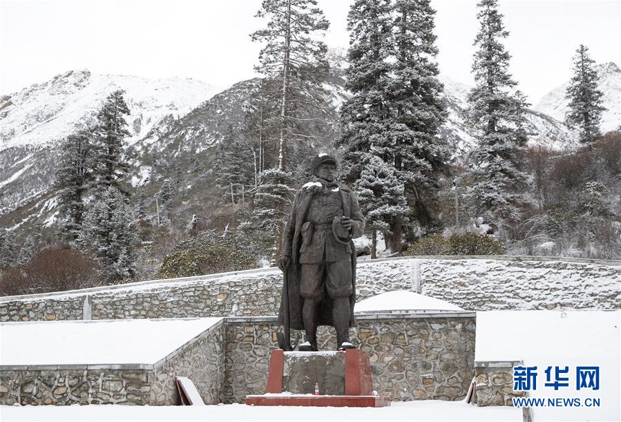 （新華全媒頭條&middot;圖文互動(dòng)）（3）格桑花開滿天路&mdash;&mdash;寫在川藏公路通車65周年之際