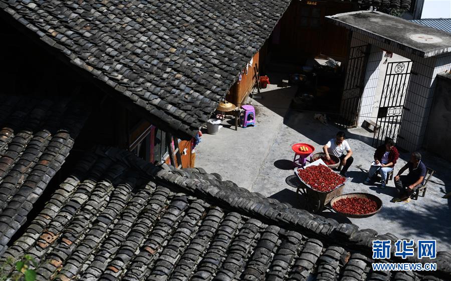 （新華全媒頭條&middot;圖文互動(dòng)）（3）干部去哪兒了？&mdash;&mdash;貴州干部大規(guī)模下沉脫貧攻堅(jiān)一線紀(jì)實(shí)