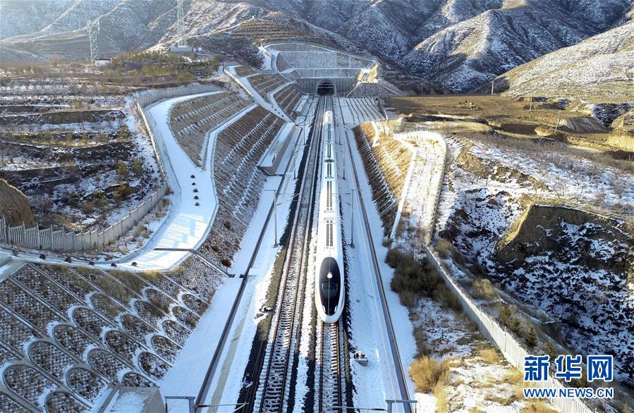 （新華全媒頭條&middot;圖文互動(dòng)）（12）百年跨越，逐夢(mèng)京張&mdash;&mdash;寫(xiě)在京張高鐵開(kāi)通暨中國(guó)高鐵突破3.5萬(wàn)公里之際