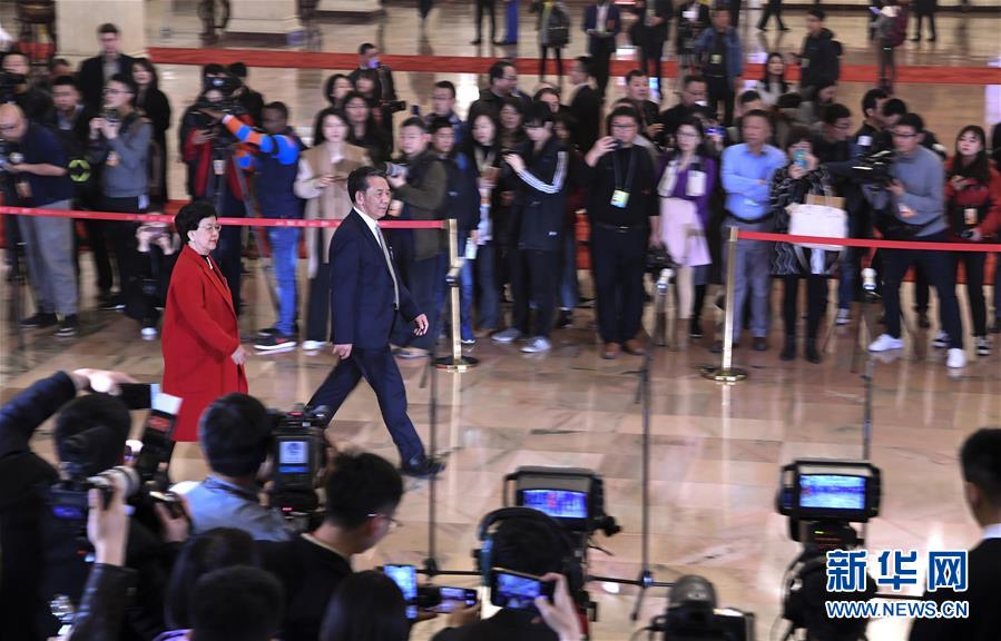 （兩會(huì)&middot;面對面）（13）全國政協(xié)委員接受采訪