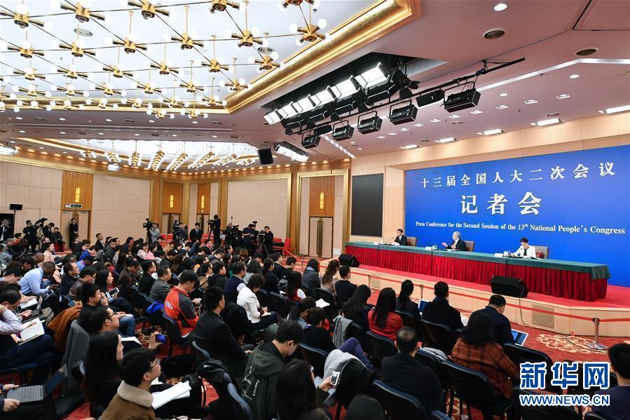 （兩會&middot;XHDW）（2）國務院扶貧辦主任劉永富就&ldquo;攻堅克難&mdash;&mdash;堅決打贏脫貧攻堅戰(zhàn)&rdquo;答記者問