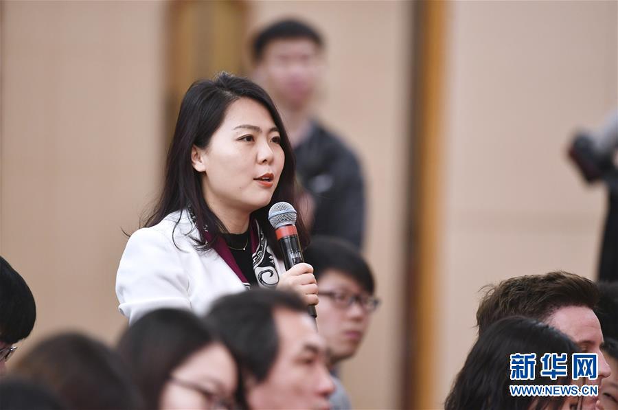 （兩會）（2）國務(wù)院扶貧辦主任劉永富就&ldquo;攻堅克難&mdash;&mdash;堅決打贏脫貧攻堅戰(zhàn)&rdquo;答記者問