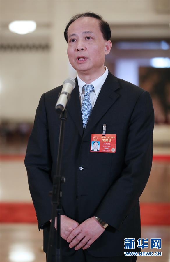 （兩會(huì)&middot;面對面）（3）全國人大代表接受采訪