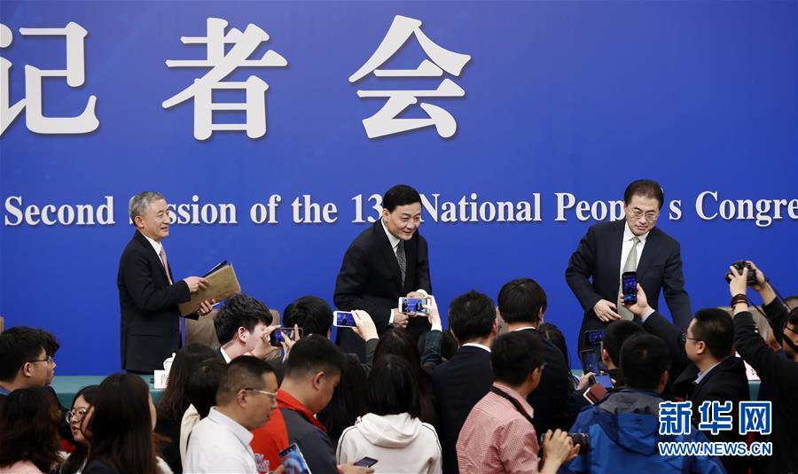 (兩會(huì)·XHDW)(16)國(guó)資委主任肖亞慶等就“國(guó)有企業(yè)改革發(fā)展”答記者問(wèn)