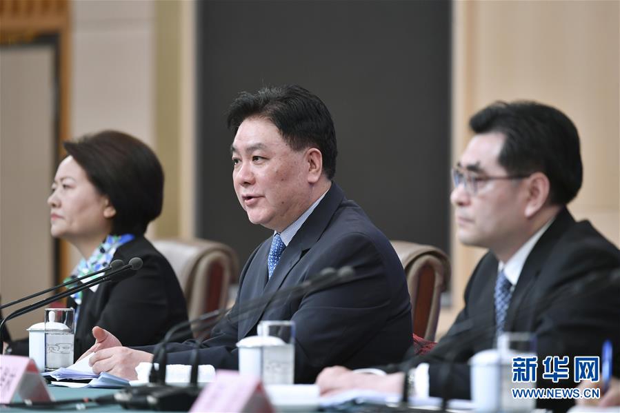 （兩會(huì)&middot;XHDW）（6）最高人民法院審判委員會(huì)副部級(jí)專職委員劉貴祥等就&ldquo;攻堅(jiān)&lsquo;基本解決執(zhí)行難&rsquo;&rdquo;答記者問