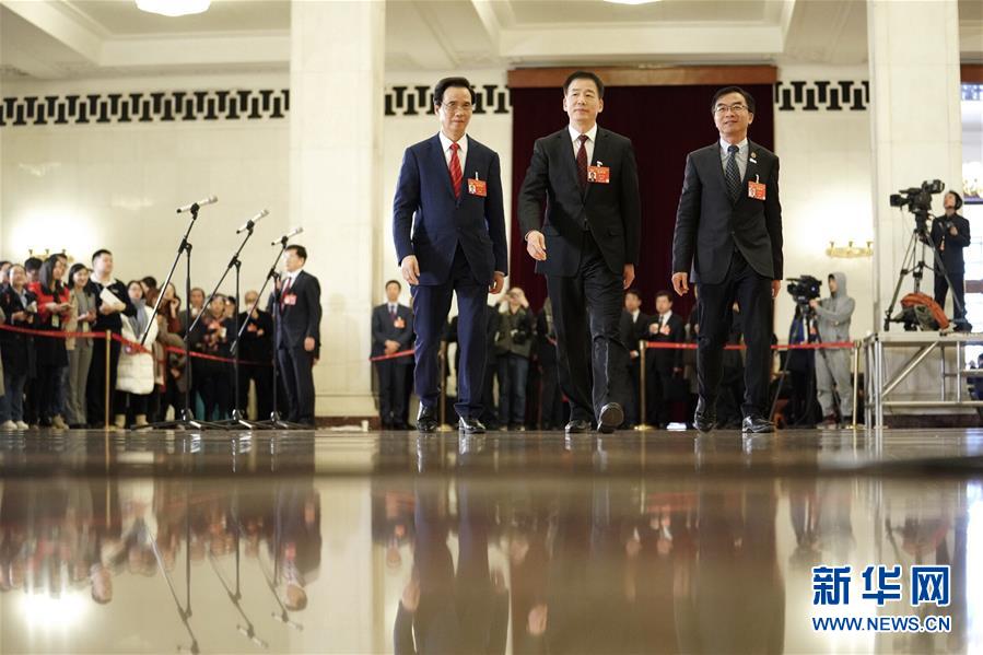 （兩會(huì)&middot;面對(duì)面&middot;XHDW）（23）全國政協(xié)委員接受采訪