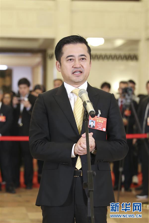 （兩會(huì)&middot;面對(duì)面&middot;XHDW）（8）全國(guó)人大代表接受采訪