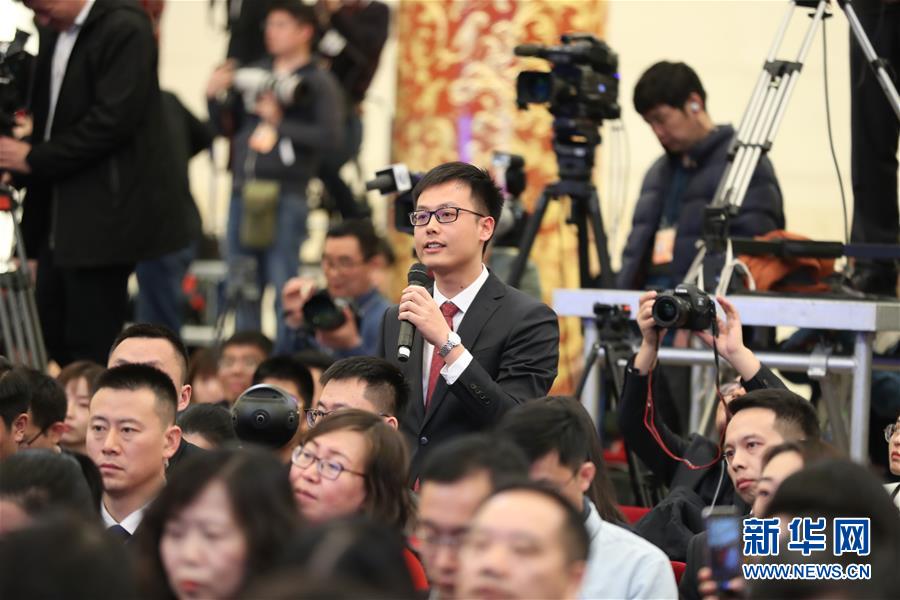 （兩會&middot;XHDW）（24）李克強(qiáng)總理會見中外記者