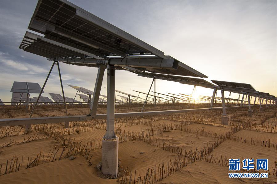 (在習(xí)近平新時(shí)代中國(guó)特色社會(huì)主義思想指引下——新時(shí)代新作為新篇章·總書(shū)記關(guān)切高質(zhì)量發(fā)展·圖文互動(dòng))(4)從一粒沙看不斷擴(kuò)大的中國(guó)綠色版圖