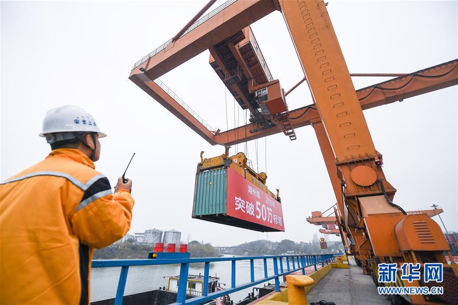 （新華全媒頭條&middot;聚焦中國(guó)經(jīng)濟(jì)成績(jī)單&middot;圖文互動(dòng)）（1）為全面建成小康社會(huì)奠定堅(jiān)實(shí)基礎(chǔ)&mdash;&mdash;從2019年數(shù)據(jù)看中國(guó)經(jīng)濟(jì)發(fā)展大勢(shì)