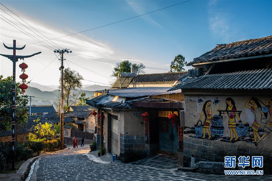 (圖文互動)(1)跨越發(fā)展起宏圖 信心滿懷著華章——習(xí)近平總書記考察云南回訪記