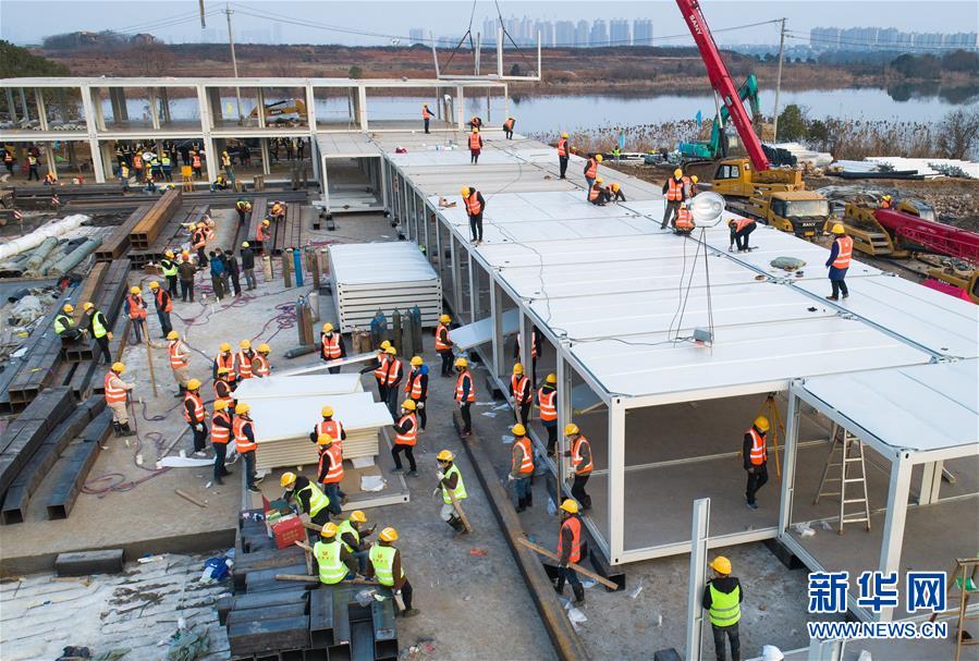 （新華全媒頭條&middot;圖文互動）（6）黨旗，高高飄揚在防控疫情斗爭第一線&mdash;&mdash;各級黨組織和廣大黨員干部投身疫情防控阻擊戰(zhàn)紀實