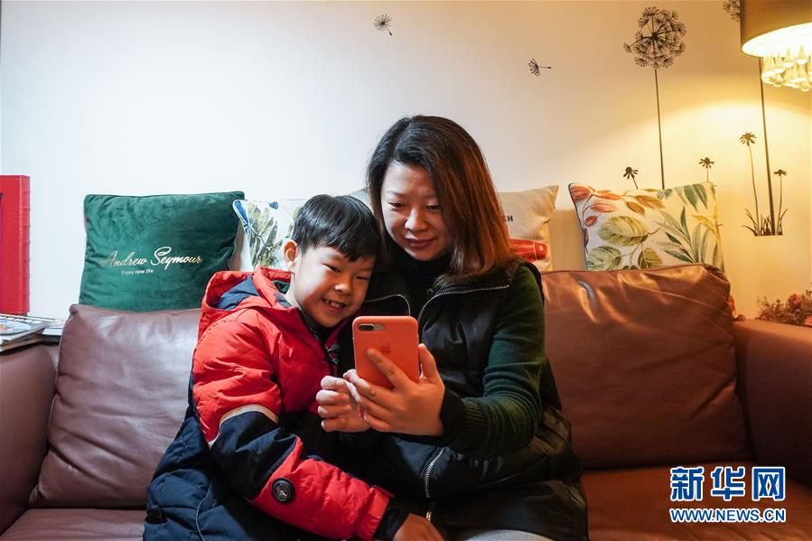 （聚焦疫情防控&middot;圖文互動）（1）無法握手，但始終并肩