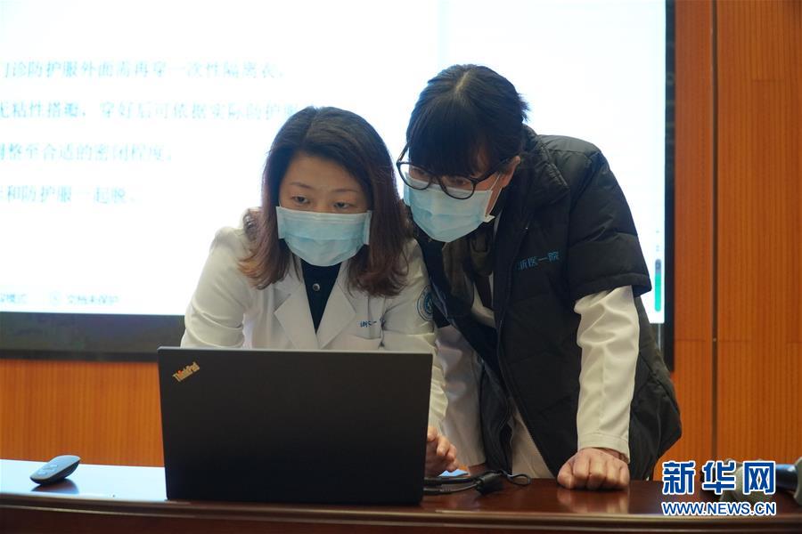 （聚焦疫情防控&middot;圖文互動）（5）無法握手，但始終并肩