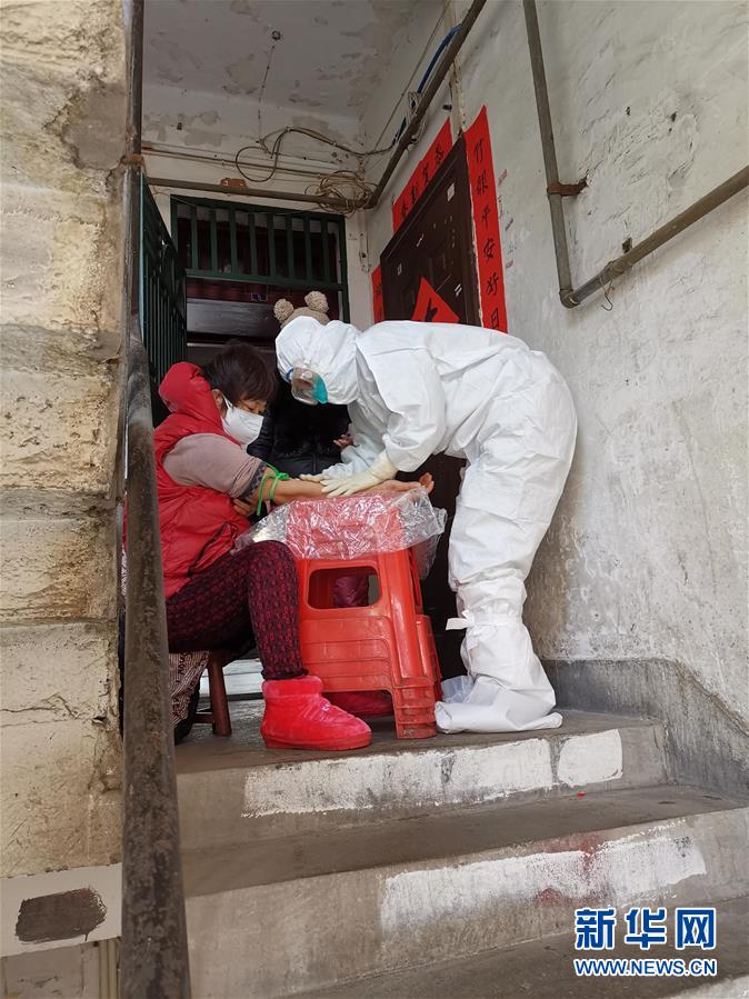 (新華全媒頭條·圖文互動(dòng))(5)戰(zhàn)武漢——解放軍支援湖北抗擊疫情直擊
