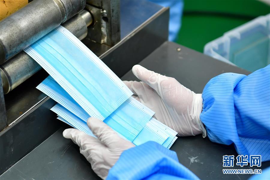 （聚焦疫情防控&middot;圖文互動）（3）和時間賽跑&mdash;&mdash;山西防疫緊缺物資生產(chǎn)一線見聞