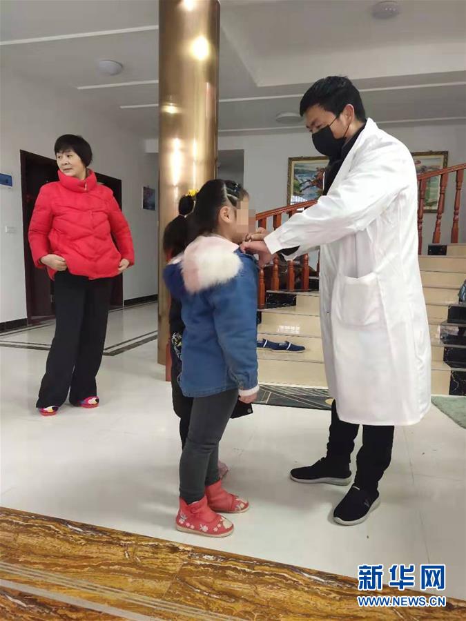 （聚焦疫情防控&middot;圖文互動(dòng)）（3）從武漢返鄉(xiāng)的一家人：&ldquo;鄰里情割不斷，自行隔離是義務(wù)&rdquo;