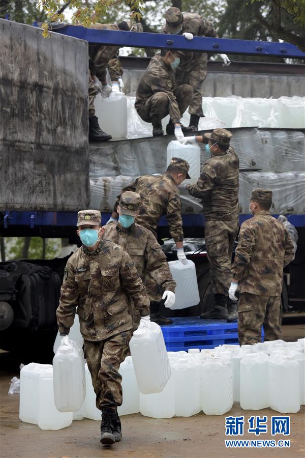 (聚焦疫情防控·圖文互動(dòng))(2)邯鄲市愛(ài)國(guó)擁軍聯(lián)合會(huì)為武漢火神山醫(yī)院捐贈(zèng)百?lài)嶀t(yī)用消毒原液