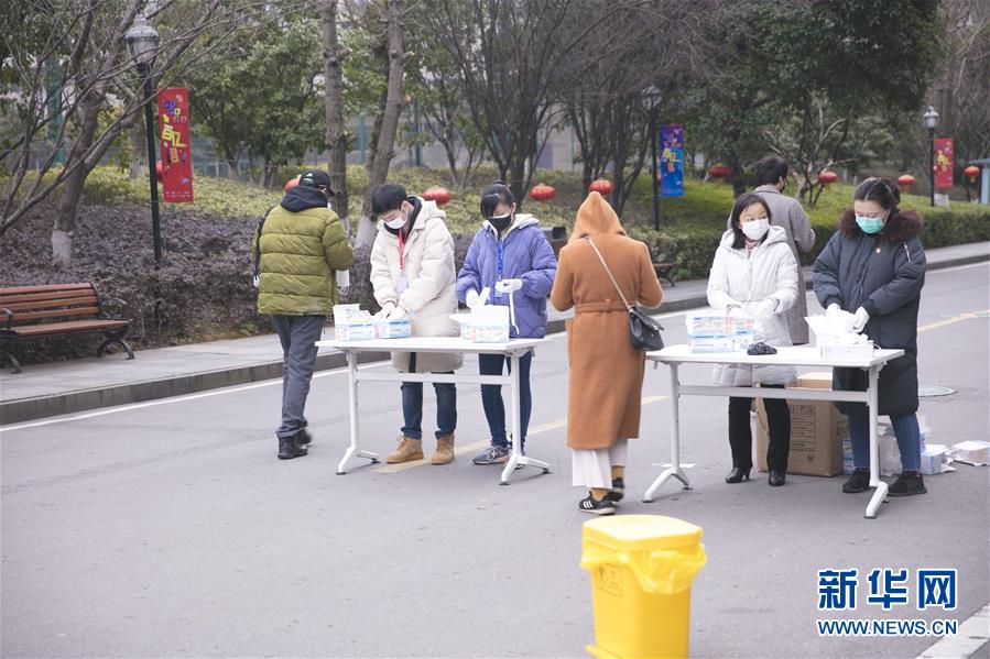 (來自經(jīng)濟(jì)前沿的故事·企業(yè)復(fù)工復(fù)產(chǎn)·圖文互動)(2)“開門紅包”變“消毒迎門”——長沙高新區(qū)一家企業(yè)復(fù)工的“拼勁”