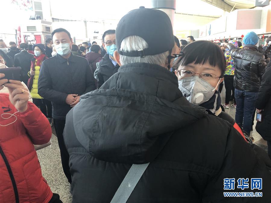 （熱點(diǎn)鮮報(bào)&middot;圖文互動(dòng)）（1）三代人的約定：父母送我援湖北，我給孩子樹榜樣