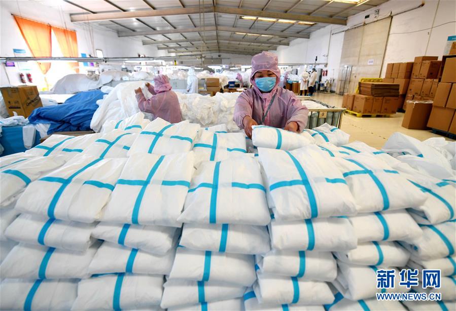 （聚焦疫情防控&middot;圖文互動）（5）我們能多產(chǎn)一件，前方就少一份風險&mdash;&mdash;醫(yī)用防護服&ldquo;河北制造&rdquo;緊急&ldquo;起飛&rdquo;記